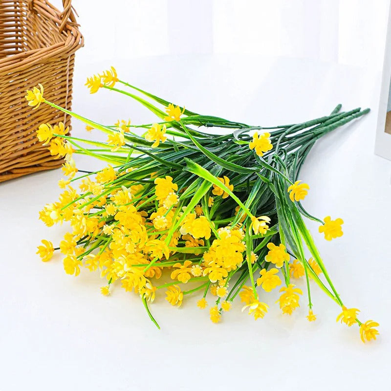 A Bundle of Plastic Artificial Flowers Outdoor Uv-Resistant Fake Plant Flower for Window Box Hanging Planters Garden Home Decor