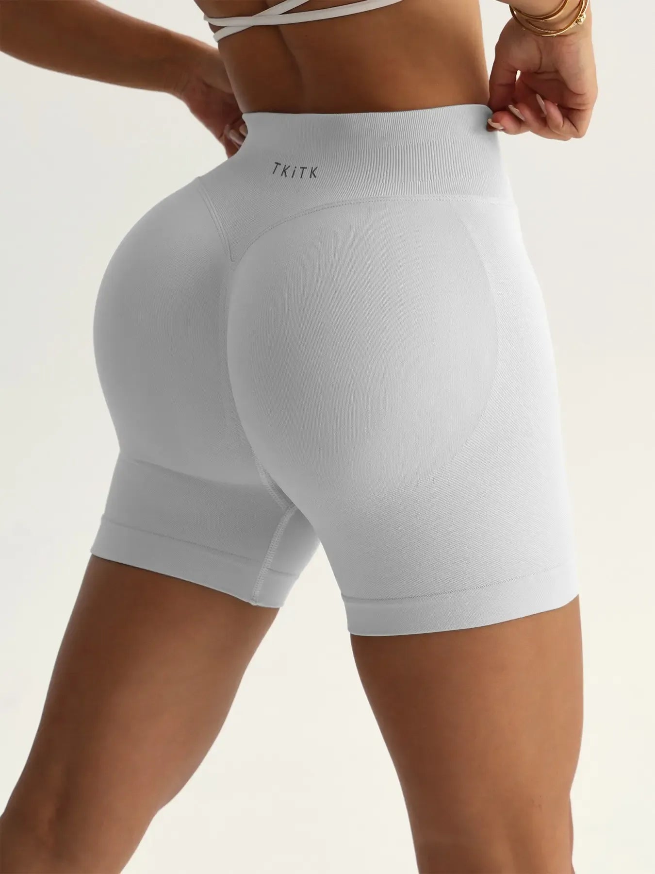 Women's Seamless Natural waist Soft Yoga Shorts, Quick Dry Sporty Pants for Gym Running Biking, All Seasons Natural Waist Plain Design, Moisture Wicking Shorts